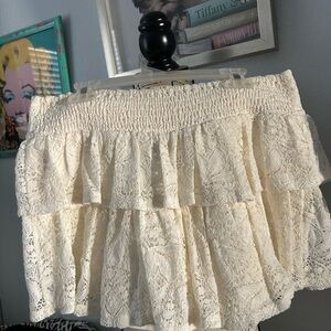 Cream Lace Tiered Skort! Size medium! 🔥
